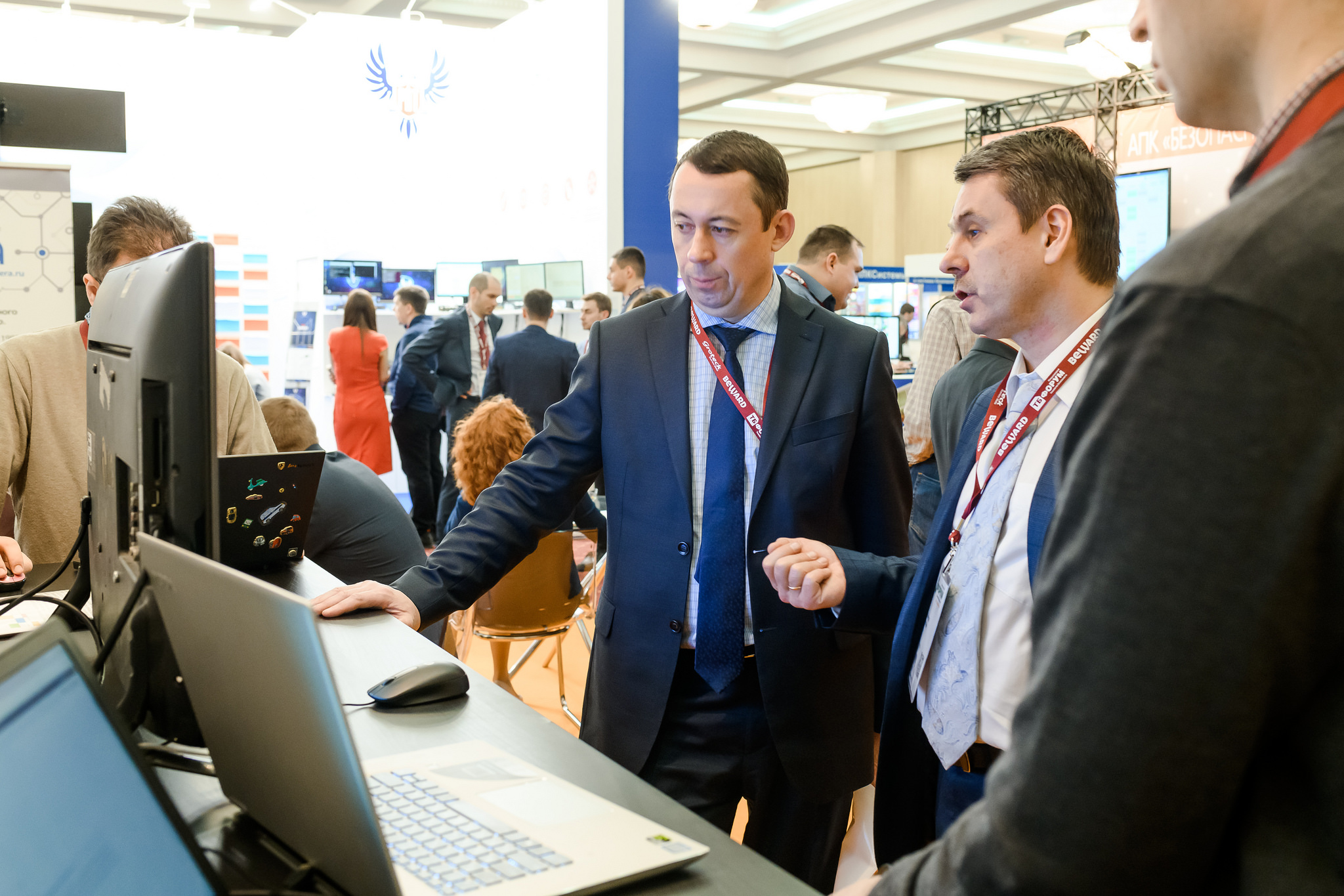 Customers from different industries will discuss the economic impact of the implementation of intelligent video surveillance